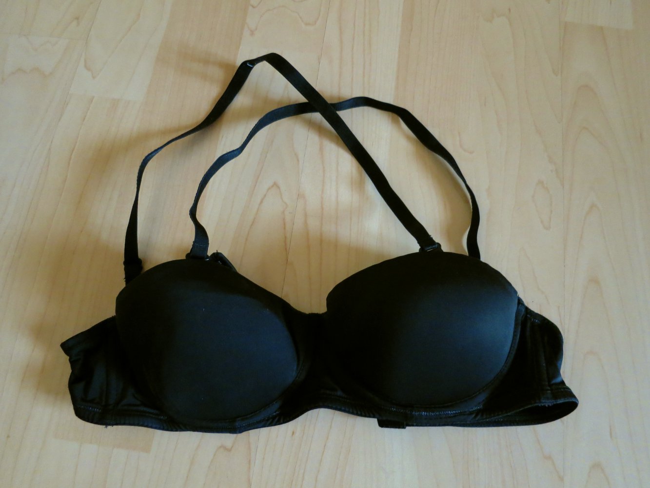 Schwarzer Bandeau-BH, 75 A