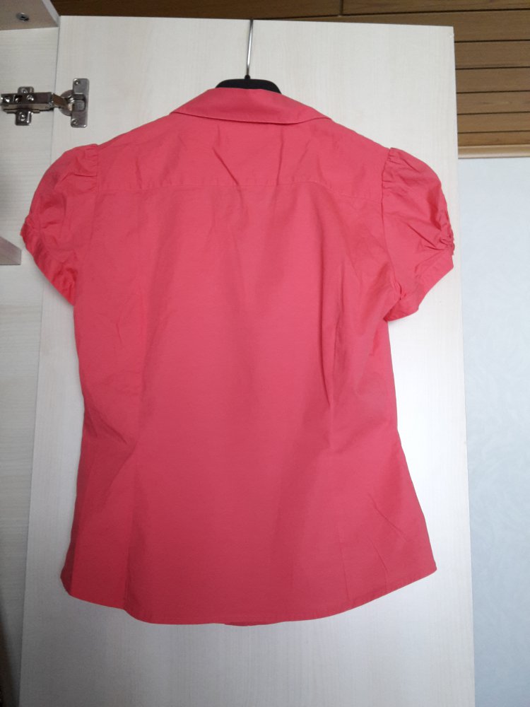 lachsfarbende Bluse