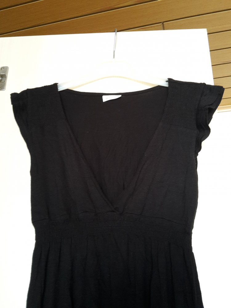 schwarzes längeres T-Shirt mit Gummibund