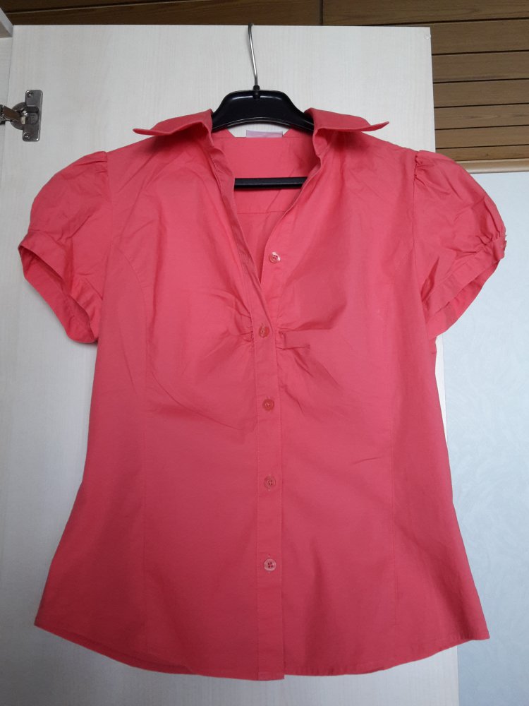 lachsfarbende Bluse