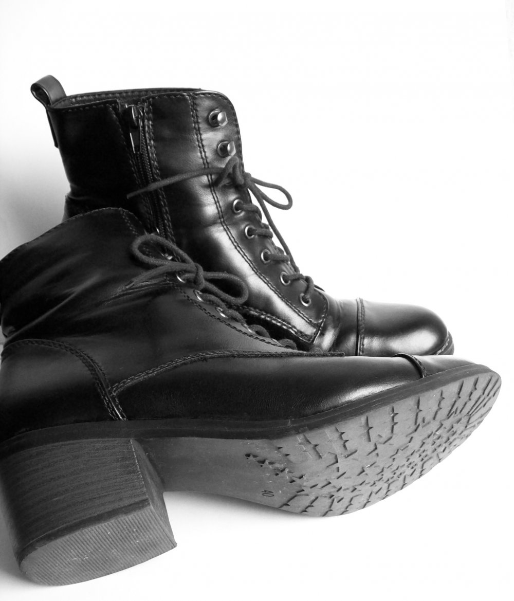 Schnürstiefel mit Reißverschluss