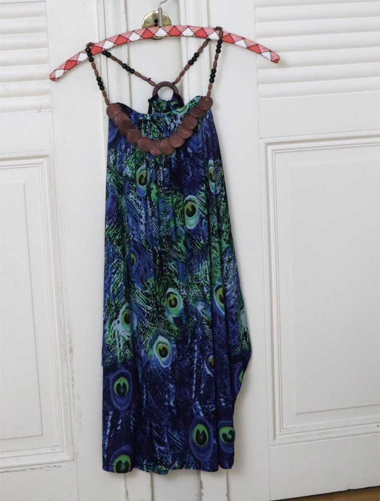 Kleid mit Pfauenmuster