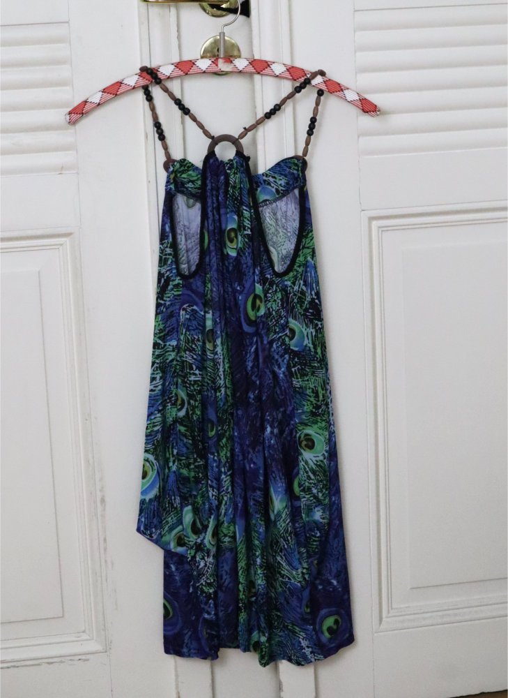 Kleid mit Pfauenmuster