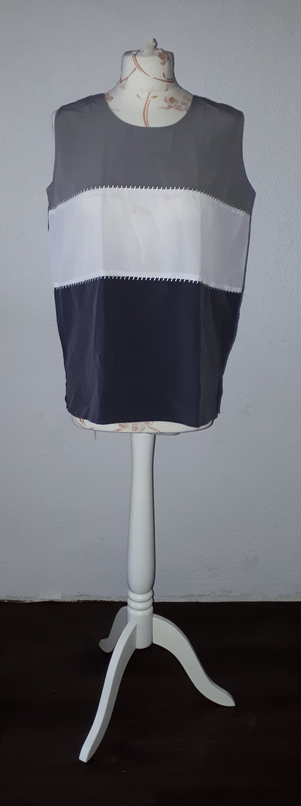 Ausgefallenes Sommershirt