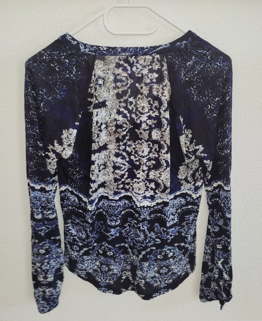 Natura Bluse V-Ausschnitt M 38 Blau Gemustert