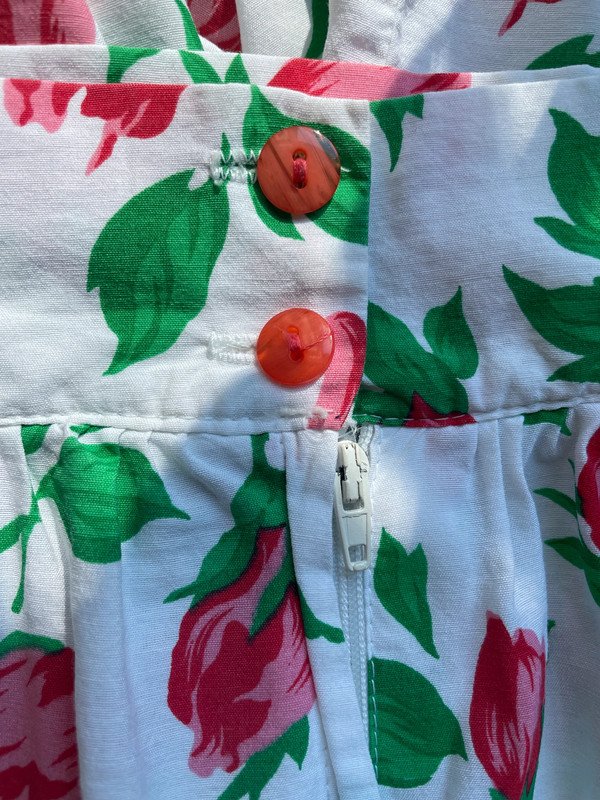 Girl Devision Vintage High Waist Shorts mit Blumenmuster