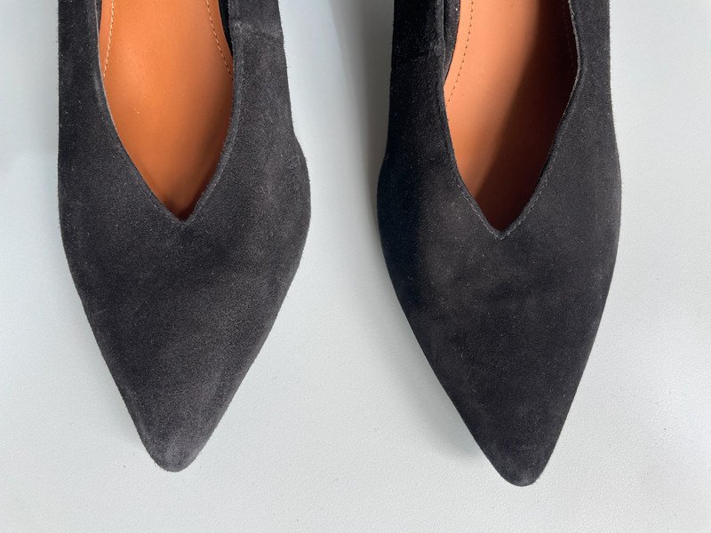 &other stories pointed suede Heels Pumps