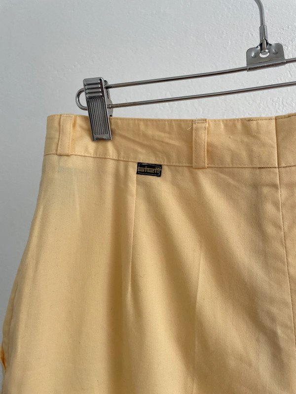 Leichte gelbe High Waist 90s Vintage