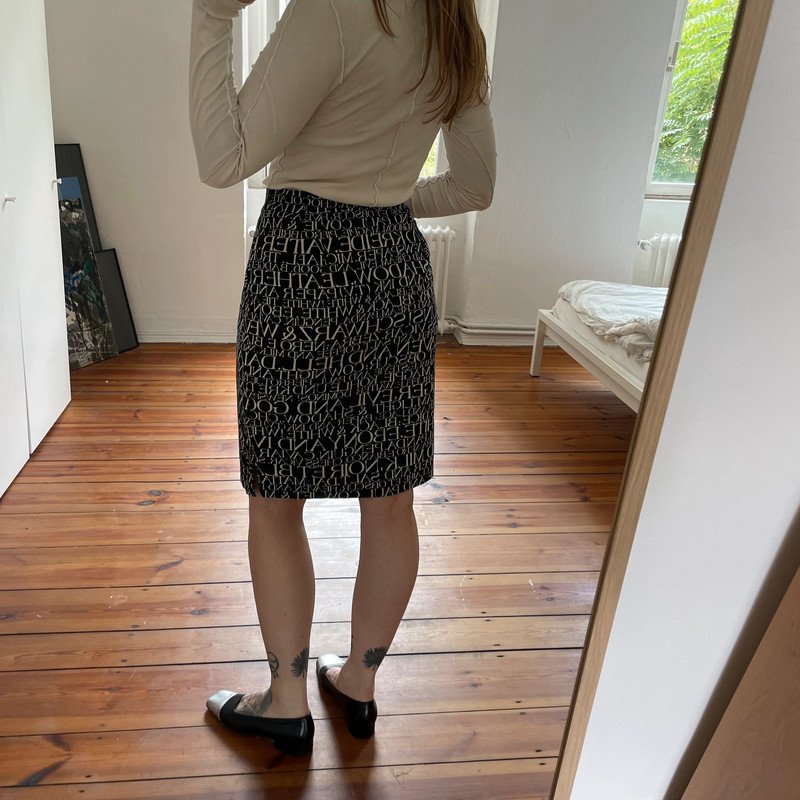 Laurel Vintage Rock 90s Skirt 90er schwarz weiß Typografie