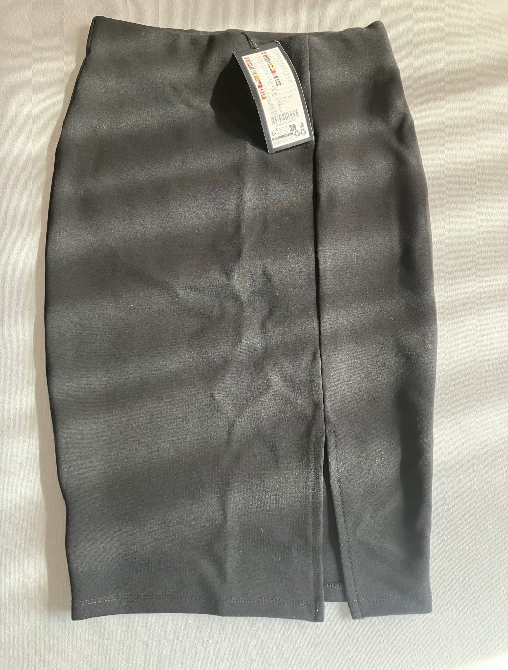 Schwarzer ungetragener Midi Rock in der Größe 34