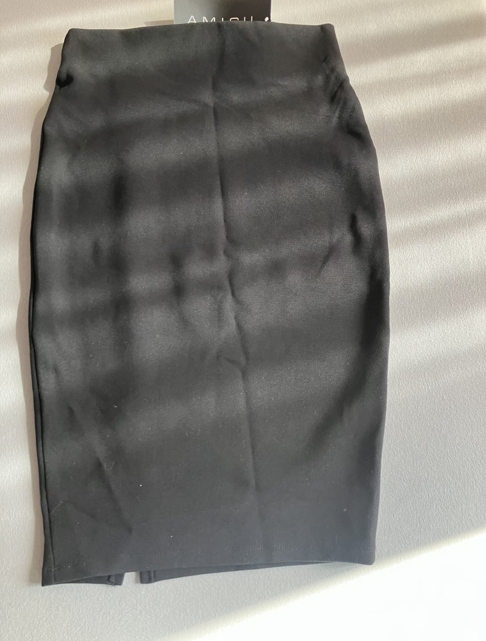 Schwarzer ungetragener Midi Rock in der Größe 34