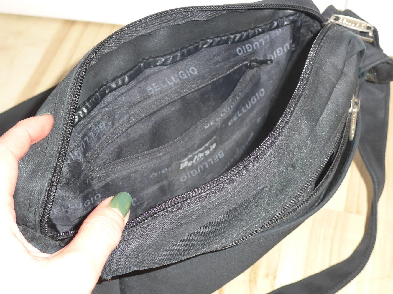 praktische schwarze Tasche