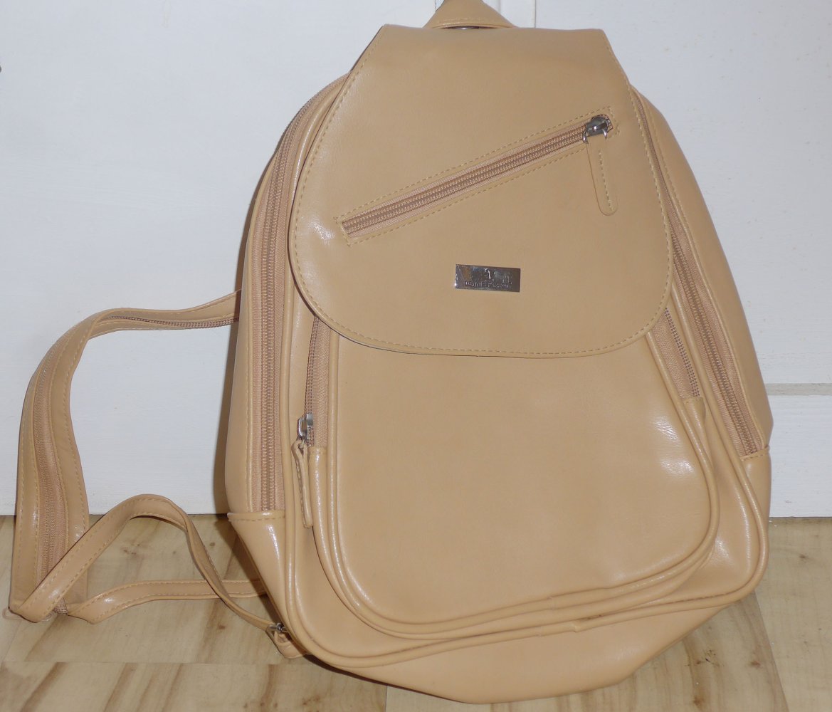 schöner Rucksack beige