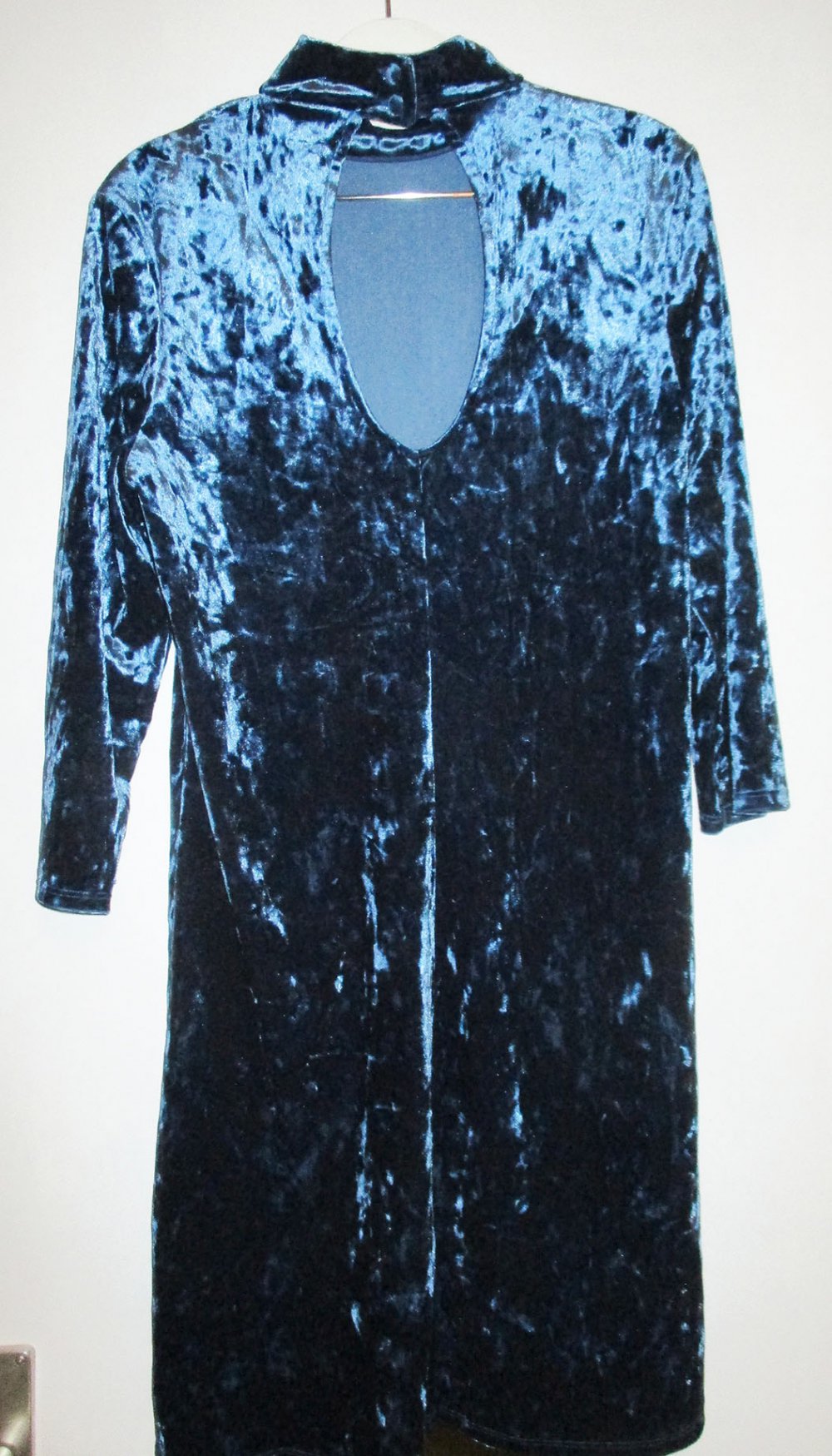 süßes blaues Samtkleid