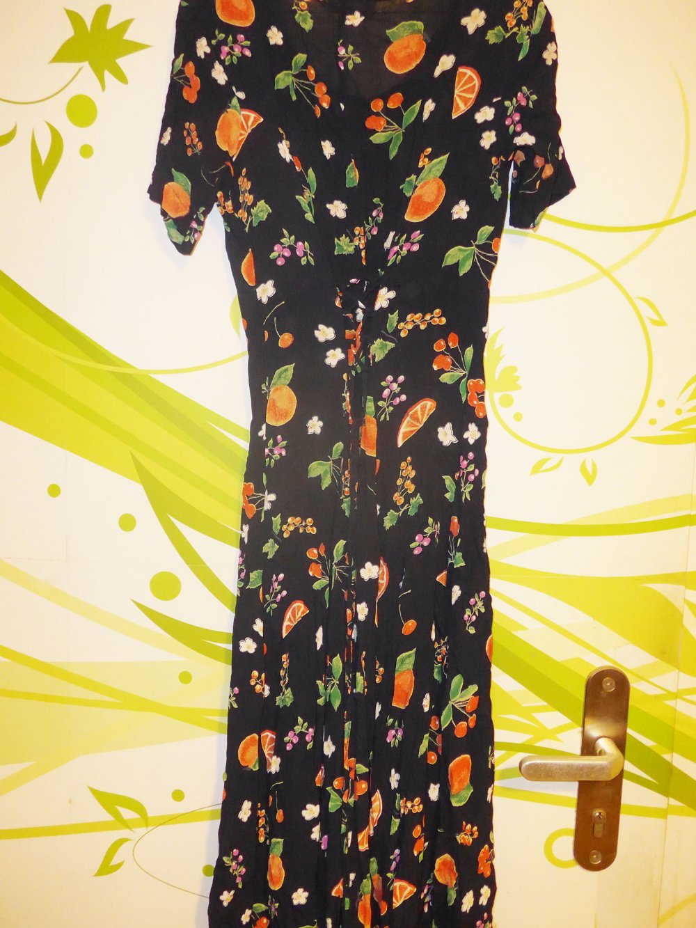 Sommerkleid mit Früchten