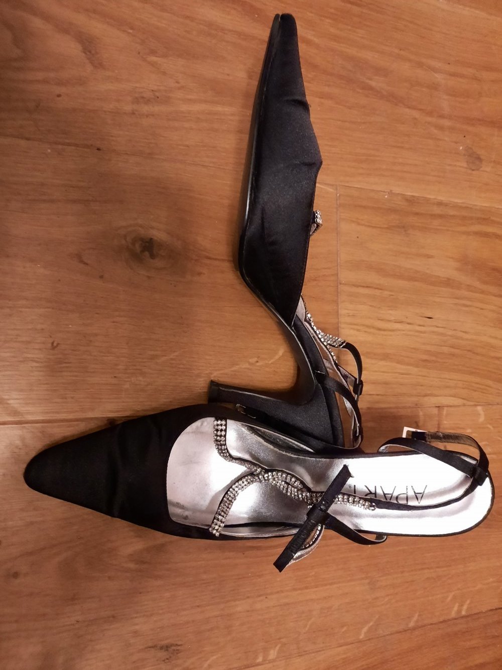 Apart chice Pumps Slingbacks Gr. 37 schwarz Strass