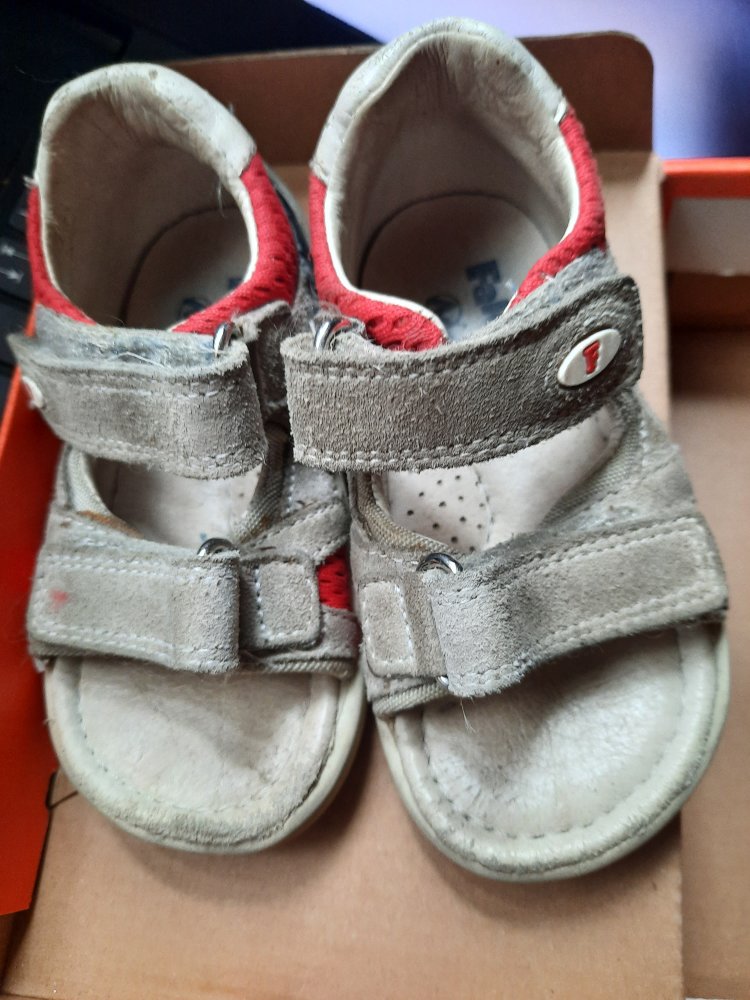 Falcotto Sandalen Gr. 22 grau