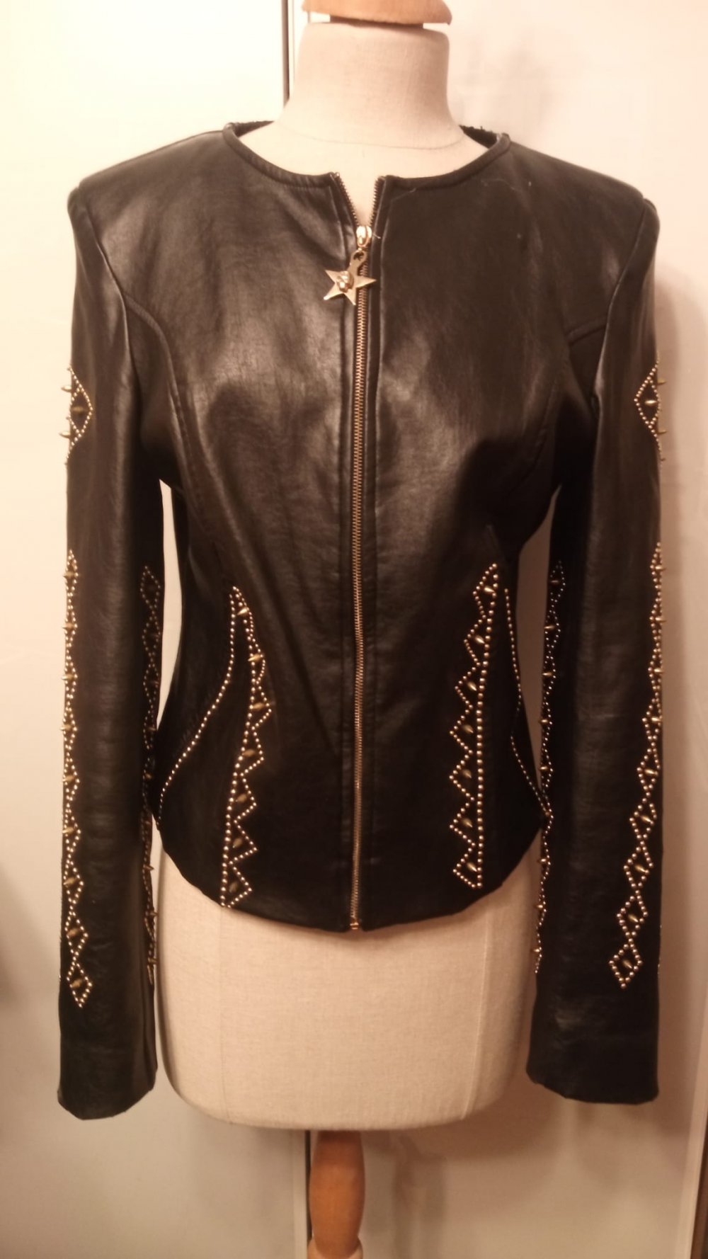 Kunstlederjacke Kunstleder Jacke schwarz mit Nieten und Strass Gr. S / 36