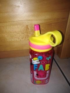 Trinkflaschen Strohhalmbecher Becher Flasche Tasse Tupper Sportflasche