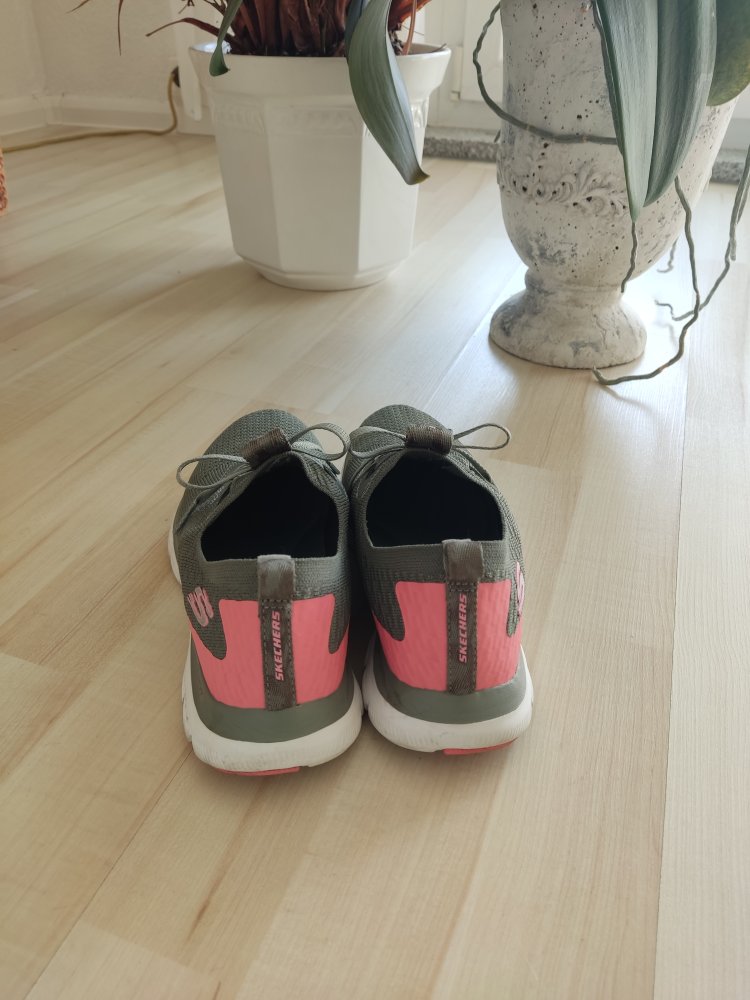 Skechers Air-Cooled Memory Foam Gr.36 Grau