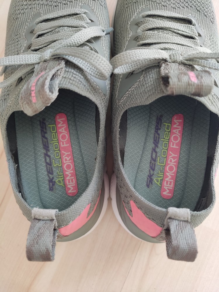 Skechers Air-Cooled Memory Foam Gr.36 Grau