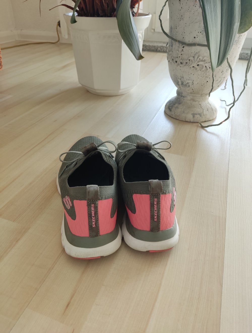 Skechers Air-Cooled Memory Foam Gr.36 grau