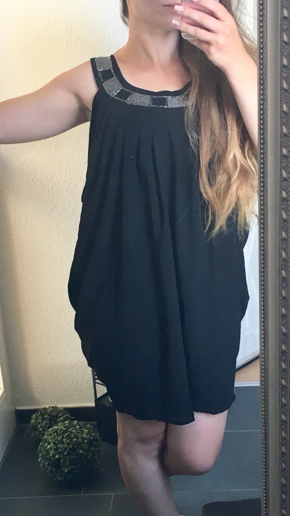 Edles Chiffon Kleid mit Perlen Neu mit Etikett Gr 36 / H&M