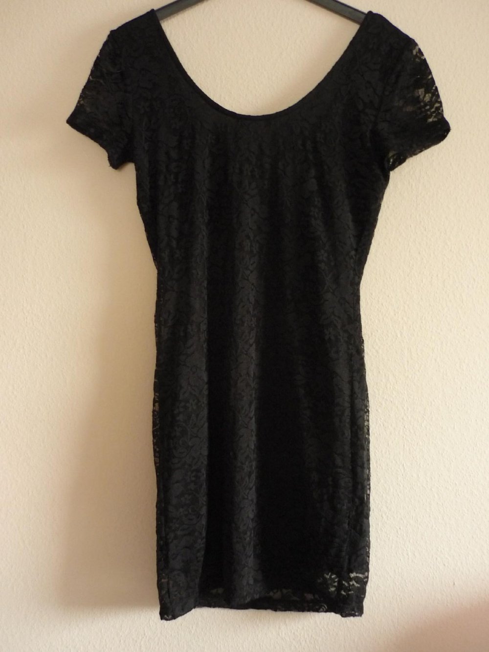 Kleid - schwarz - viel Spitze - eng anliegend - Mini Kleid Gr.S