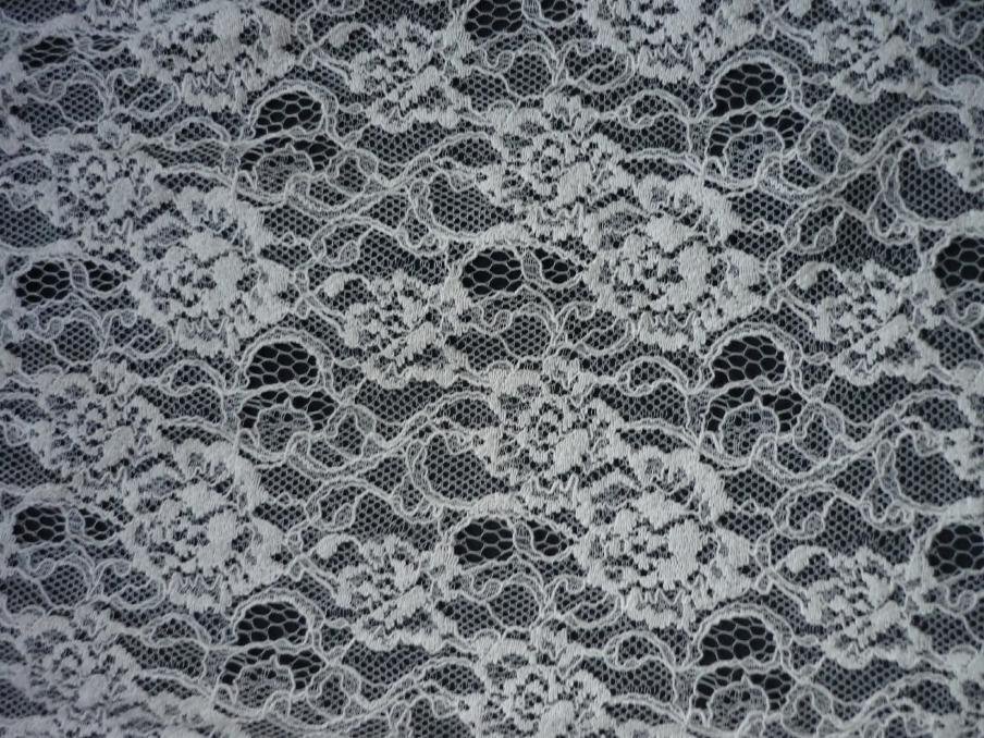 blaue Schluppenbluse mit weißer Spitze am Rücken - Gr. S - Review