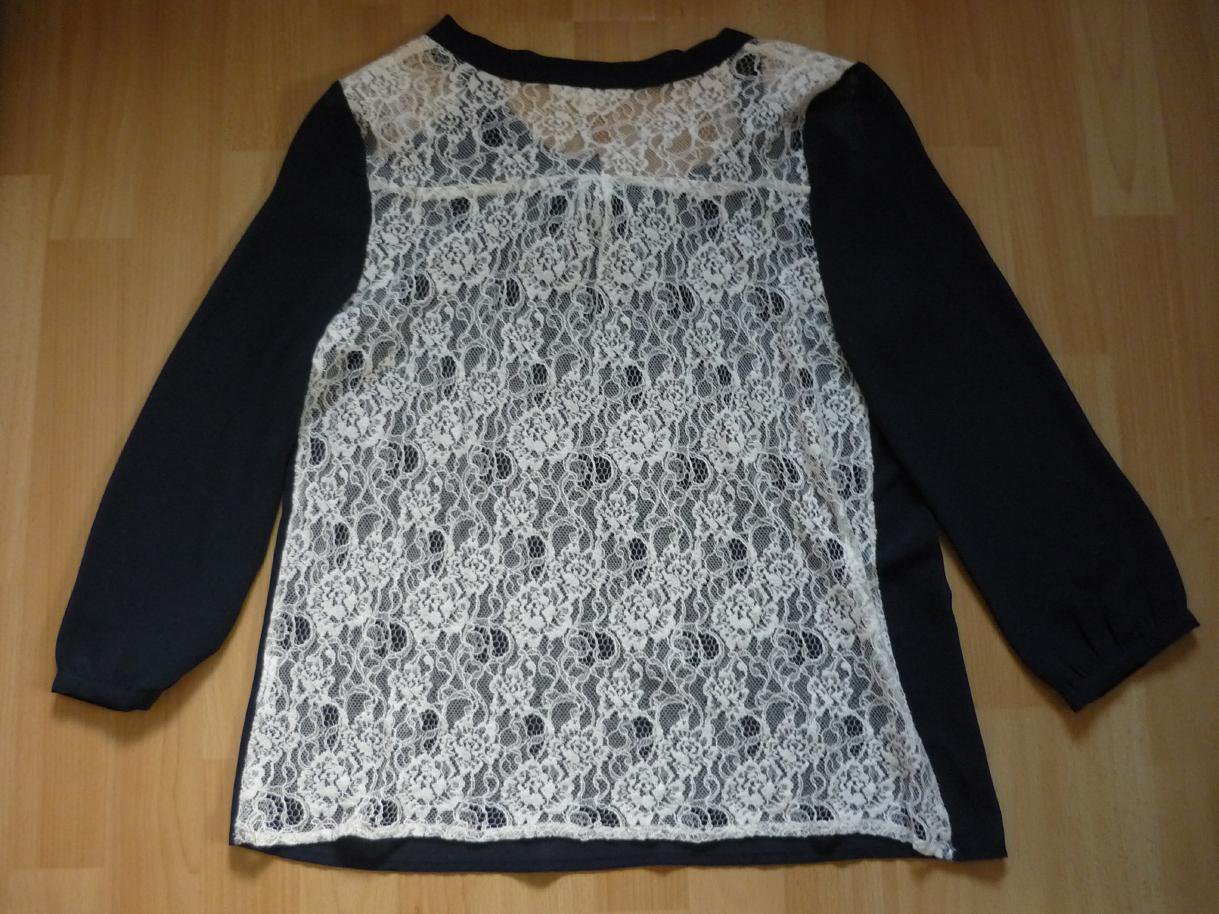 blaue Schluppenbluse mit weißer Spitze am Rücken - Gr. S - Review