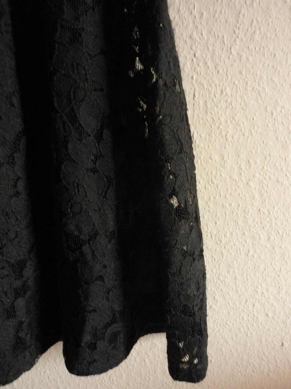 Kleid - schwarz - viel Spitze - kurz - Review - Gr. S