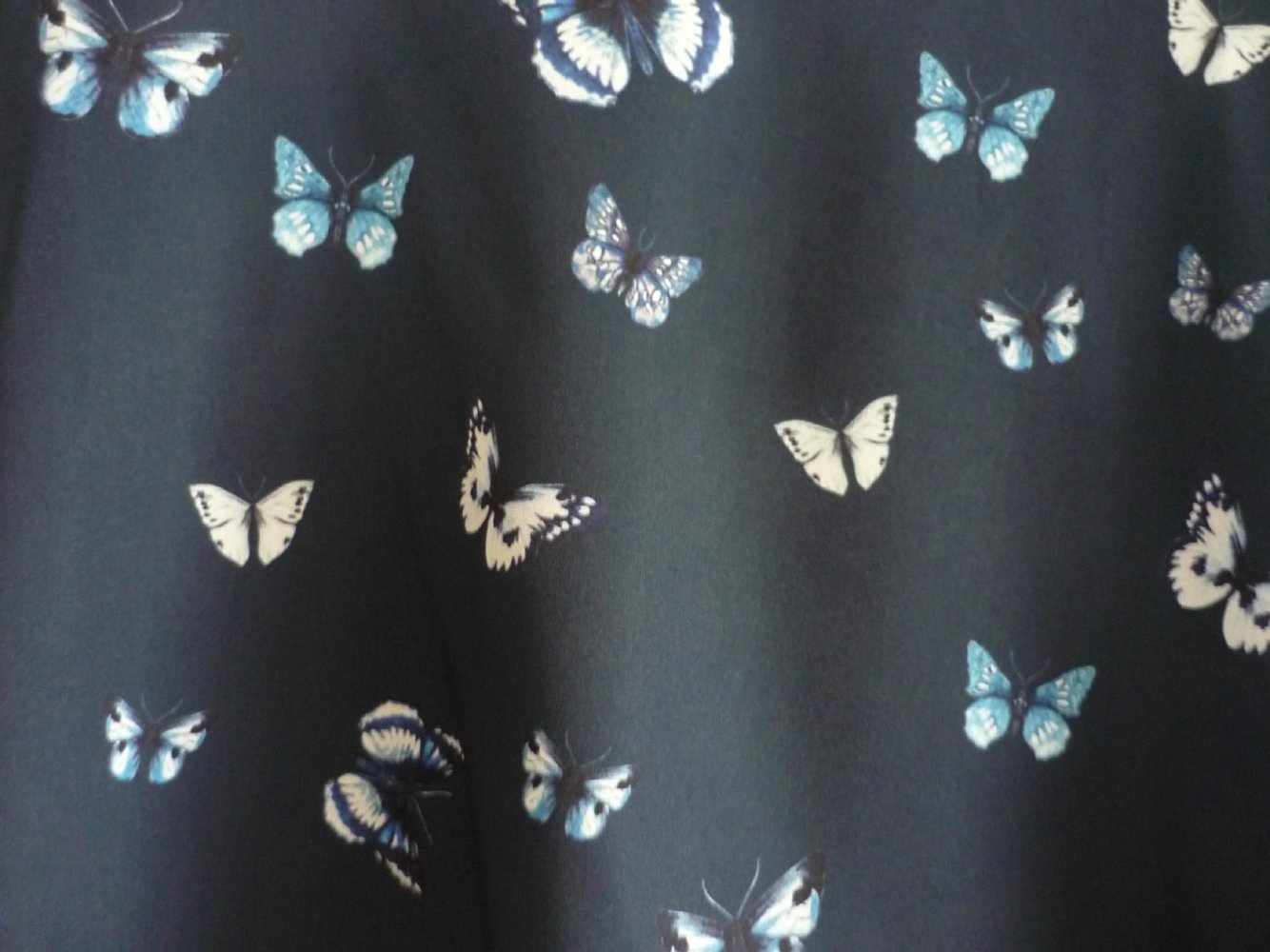 T-Shirt - Shirt - dunkel blau - Schmetterlinge - Gr. S - orsay