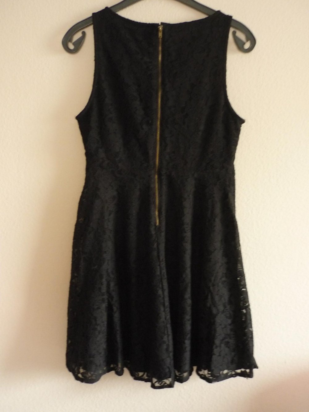 Kleid - schwarz - viel Spitze - kurz - Review - Gr. S