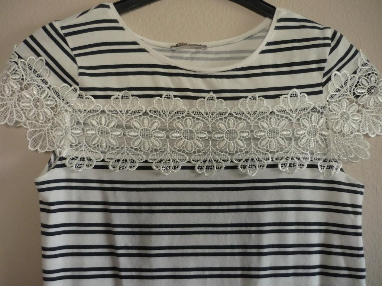 T-Shirt - Shirt - blau weiß gestreift - weiße Spitze - Orsay Gr.S
