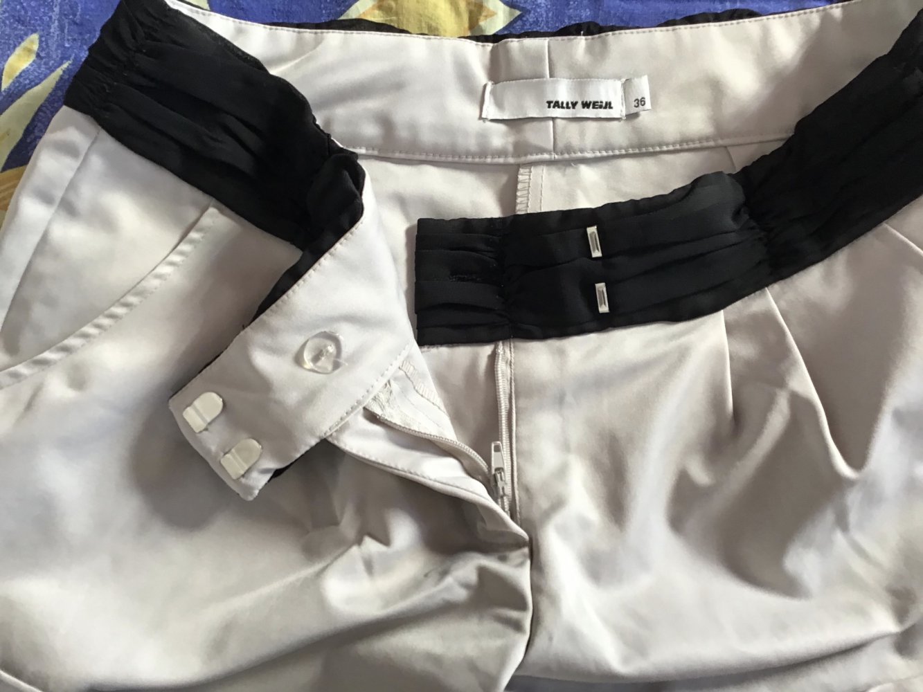 Hotpants beige /schwarz