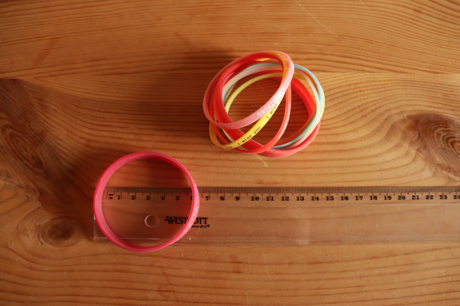 Bunte Silikonarmbänder mit Statements ~ cute, kawaii, Decora Fashion