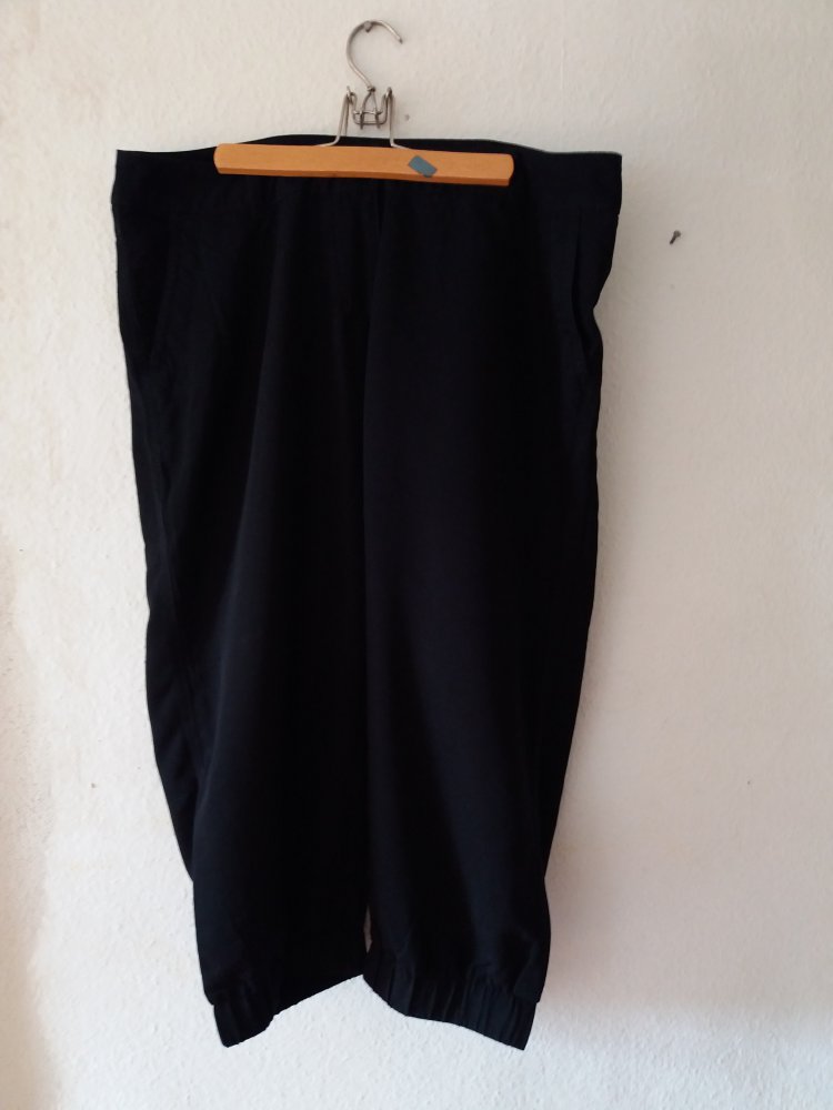 Schwarze 3/4 Hose