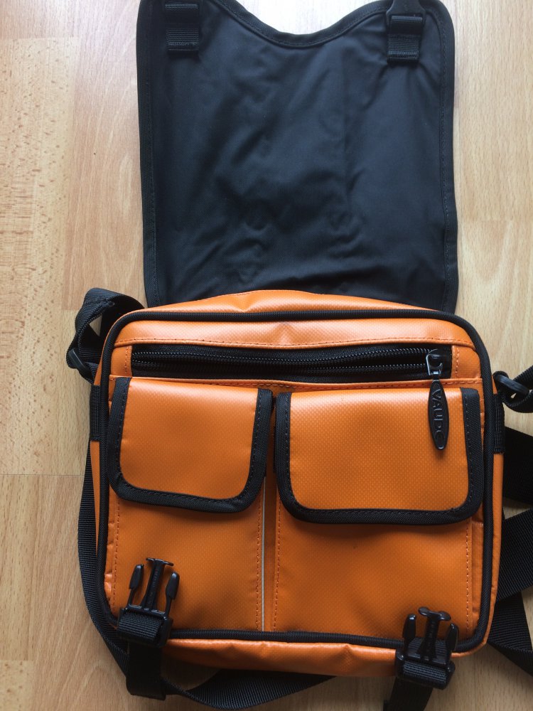 COOLE UMHÄNGETASCHE VON „VAUDE „