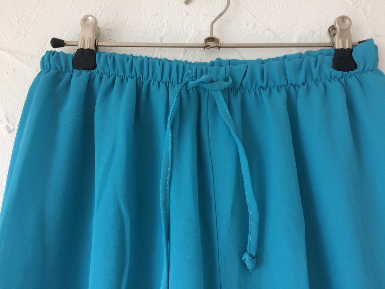 LÄSSIGE SOMMERHOSE GR. 36/38