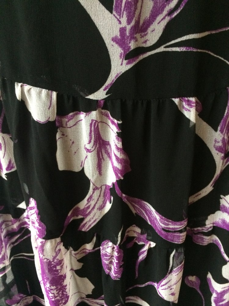 „MARK ADAM“ EXKLUSIVER MIDIROCK GR. 42