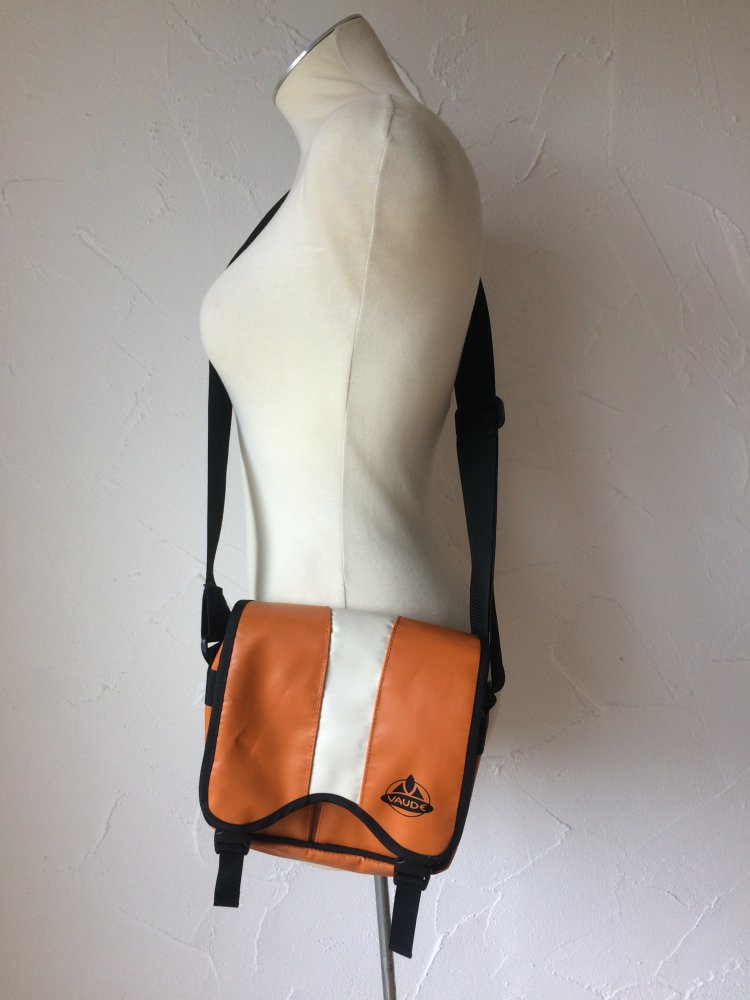 COOLE UMHÄNGETASCHE VON „VAUDE „