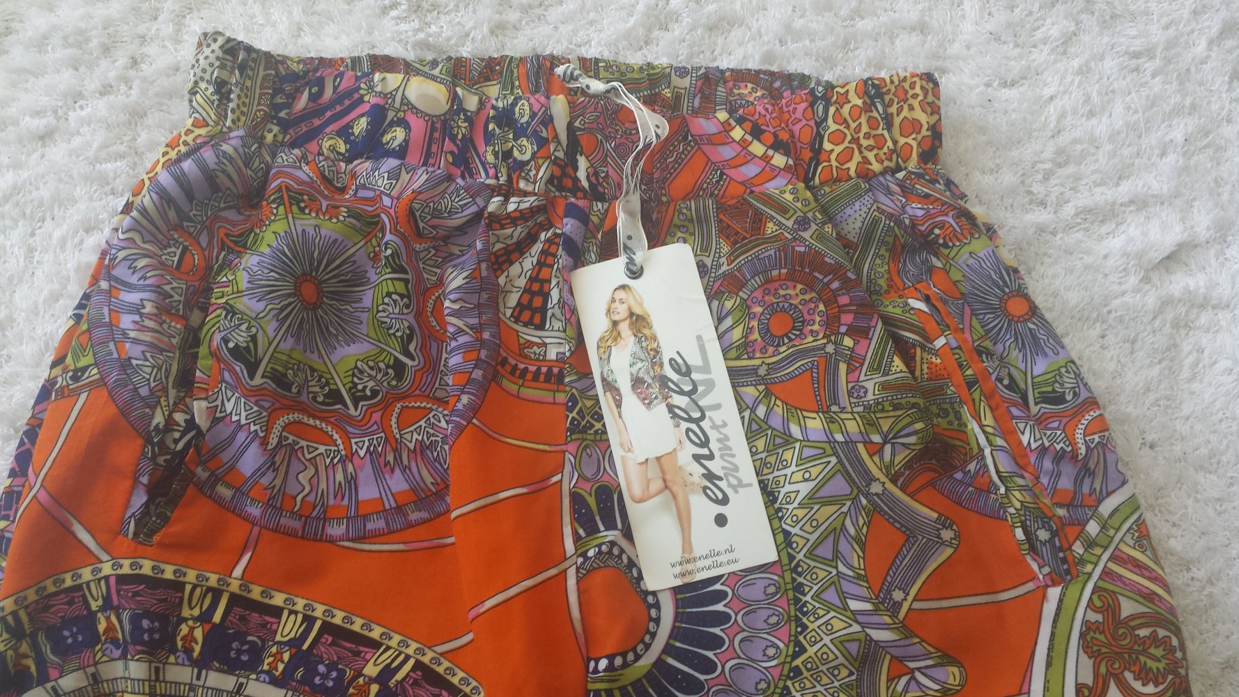 Sommerhose orange mit bunten orientalischen Mustern von Enelle NEU!
