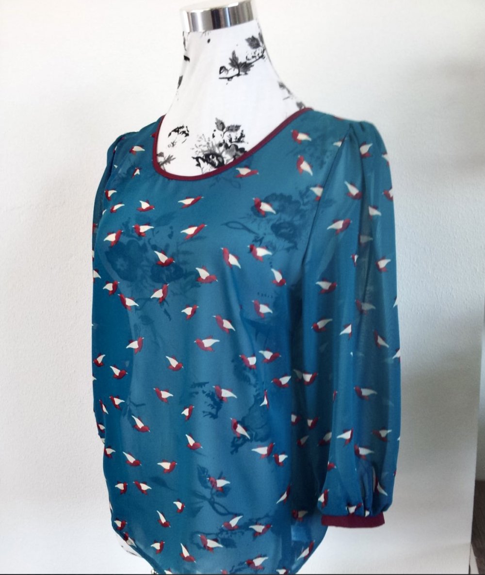 Kostenloser Versand Schwalben Bluse C&A  Weinrot / blau - grün 