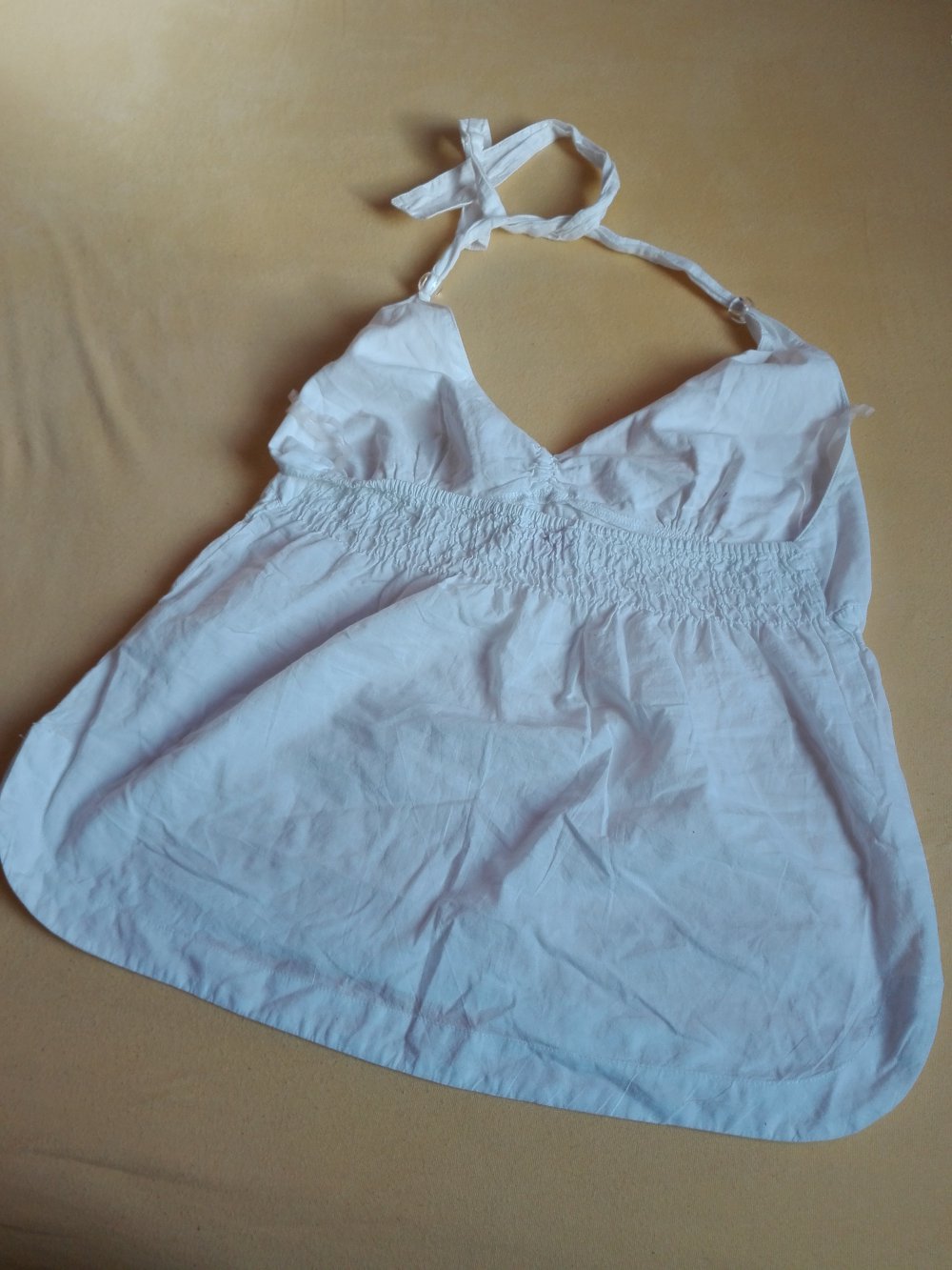 Weißes Neckholdertop 