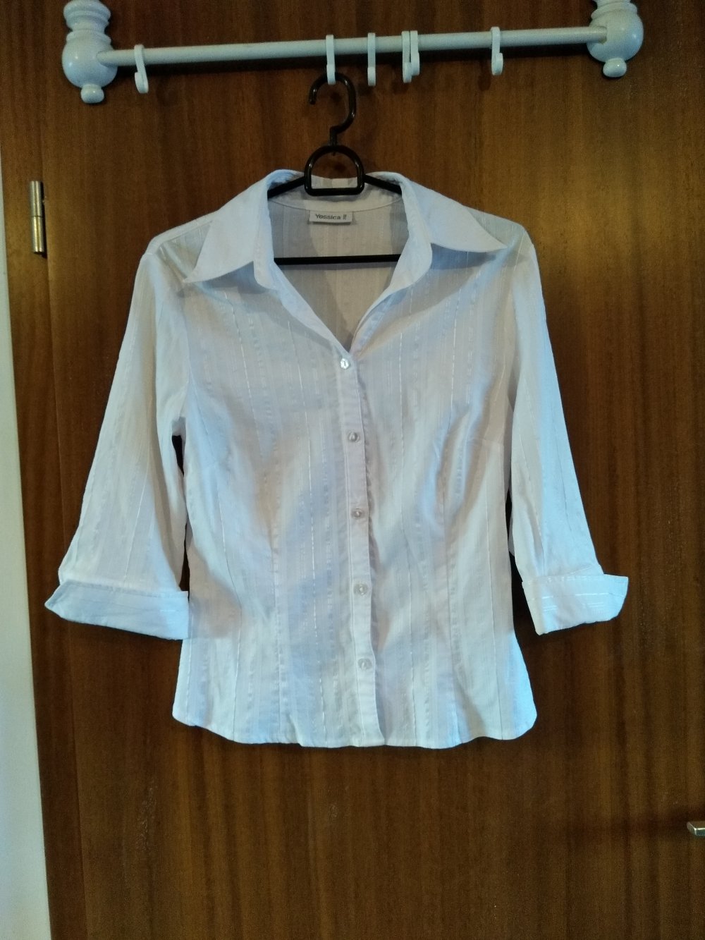 Weiße Bluse mit silbernen Streifen 38