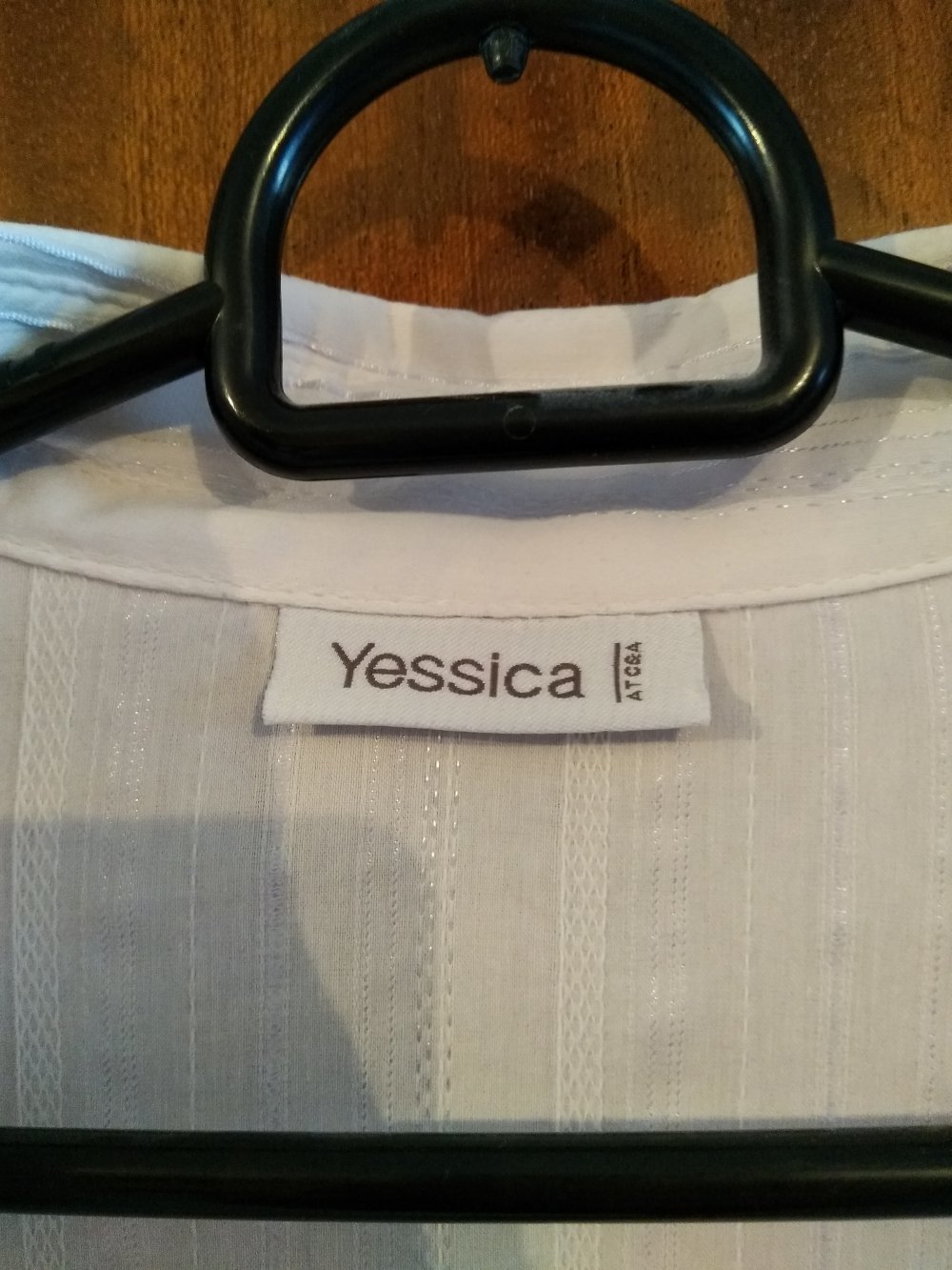 Weiße Bluse mit silbernen Streifen 38