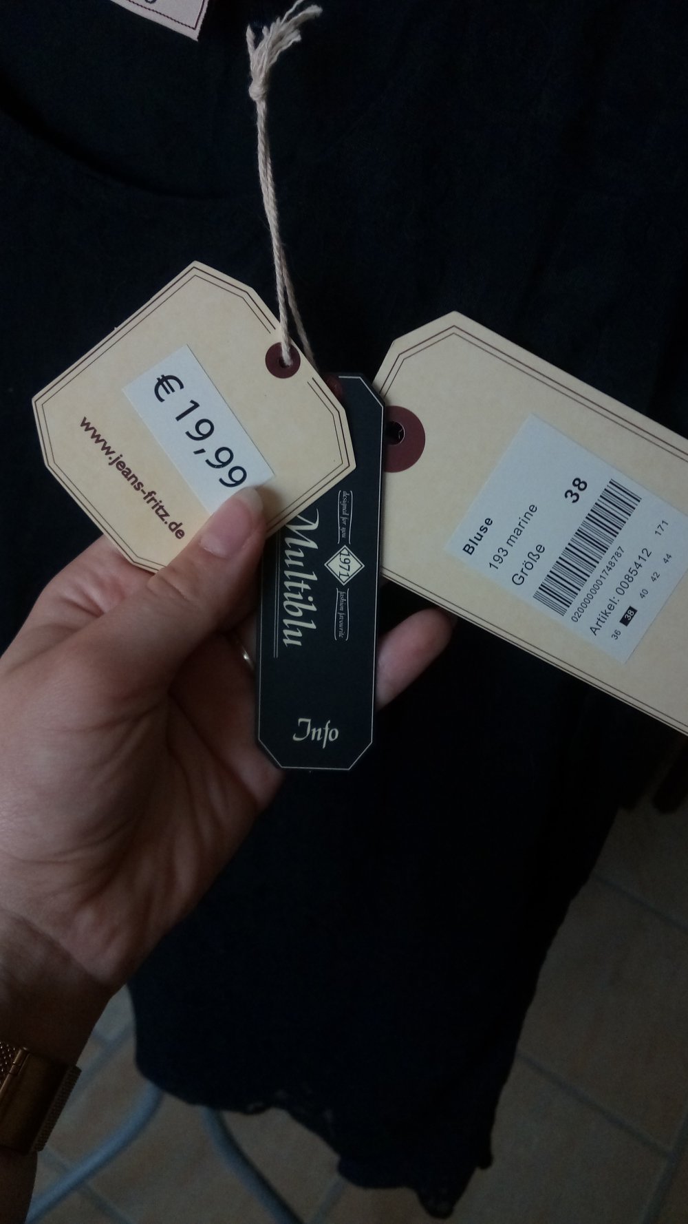 *Neu mit Etikett* luftiges Top dunkelblau