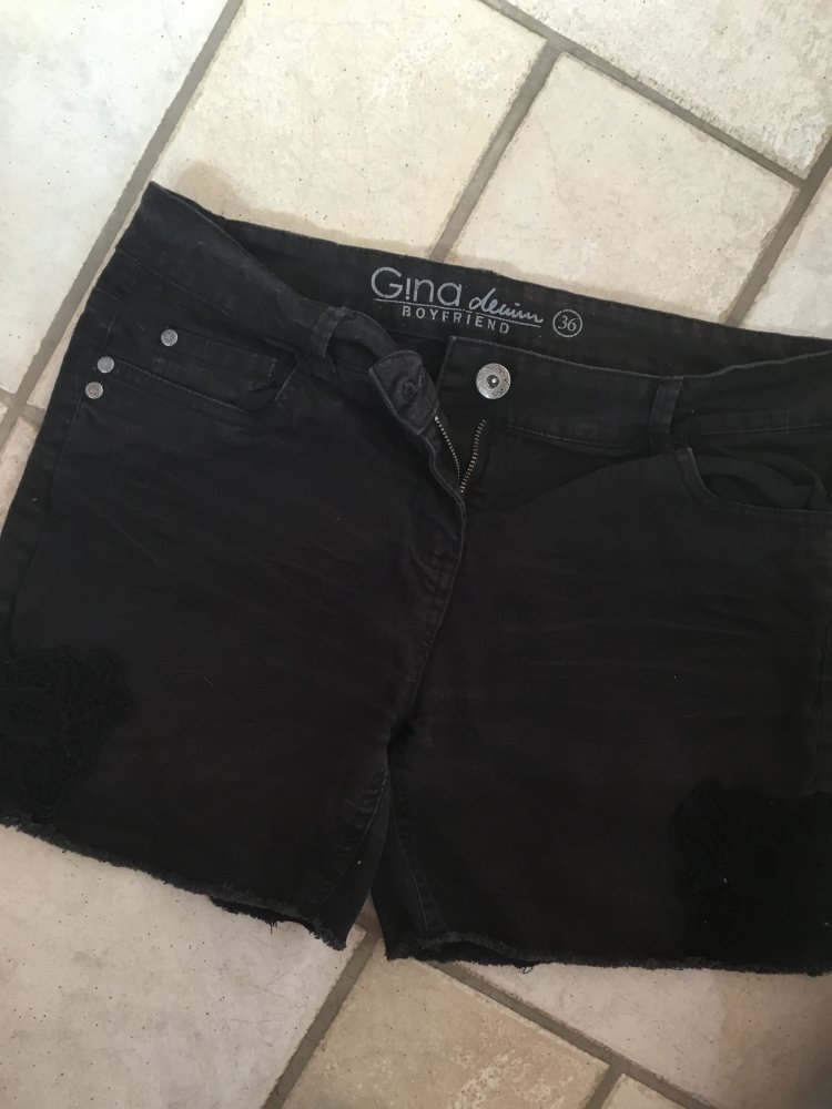 Schöne schwarze Shorts gr.36 mit Applikationen 