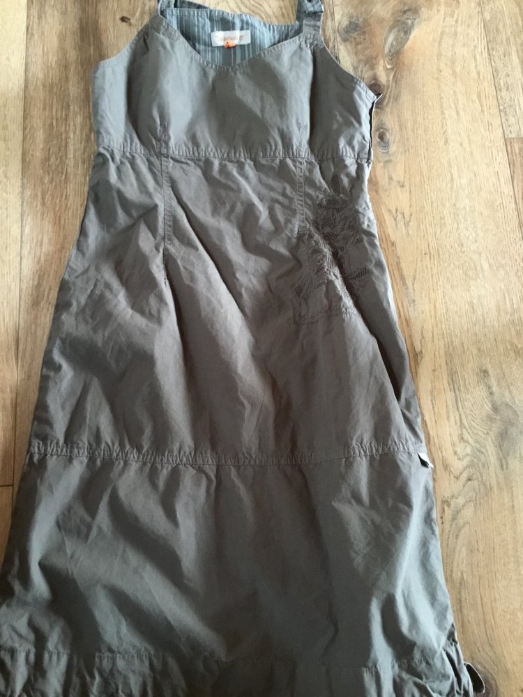 Wunderschönes Kleid gr.134/140 in schokobraun von Timberland