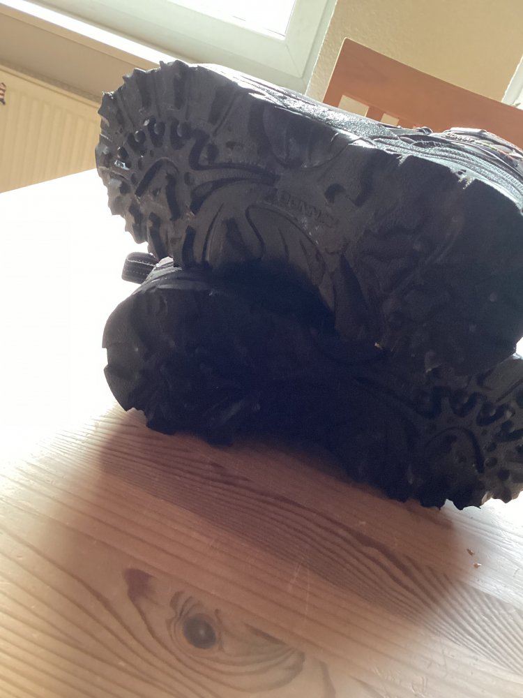 schöne neuwertige Outdoorschuhe gr.40 von Donnaway